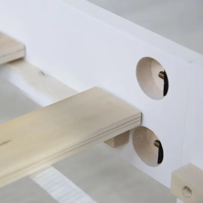 Massivholzbett 140×200 – Doppelbett mit Rückenlehne – Farbe: Weiß