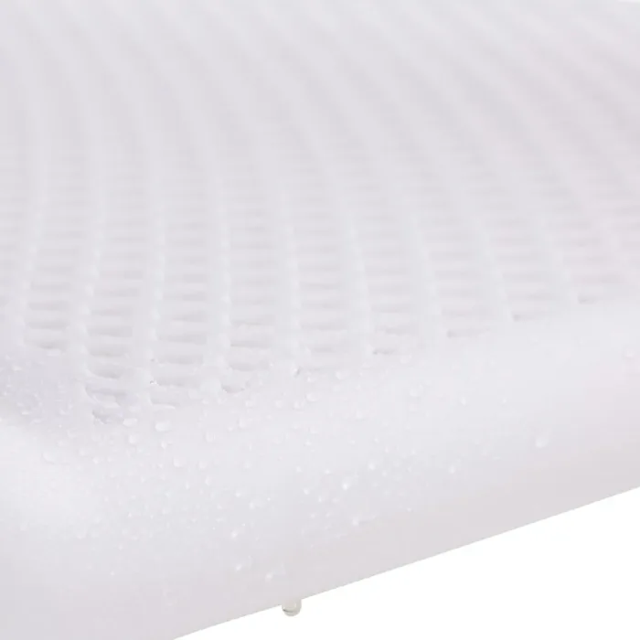 Optimale Ergänzung für Ihre Außenanlage: Zwei Stühle und ein Metalltisch im Komplettset – Farbe: Weiß