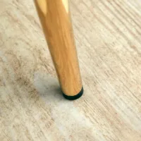 Gemütlichkeit in edlem Design: Esszimmerstühle mit Polsterbezug in Samt - Farbe: Creme Gold