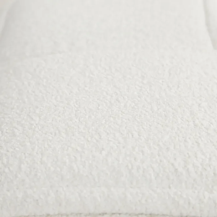 Sitzwürfel in Creme-Beige - Komfortabler gepolsterter Sitzpouf aus hellem Boucle Stoff