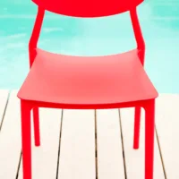 Ensemble von 4 Gartenstühlen - Stapelbare Terrassenstühle für Innen- und Außen - Farbe: Rot