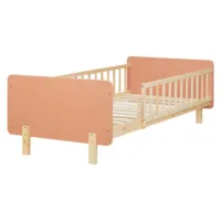 Kinderbett 90x200 mit Rausfallschutz - Gitterbett mit einem Holz Rahmen in Natur mit Elementen in Rot