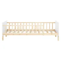 Kinderbett 90x200 - Stabiles Rausfallschutz Bett mit einem Holzrahmen in Natur mit Elementen in Weiß