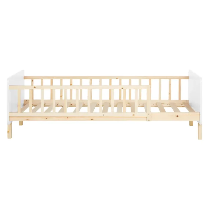 Kinderbett 90x200 - Stabiles Rausfallschutz Bett mit einem Holzrahmen in Natur mit Elementen in Weiß