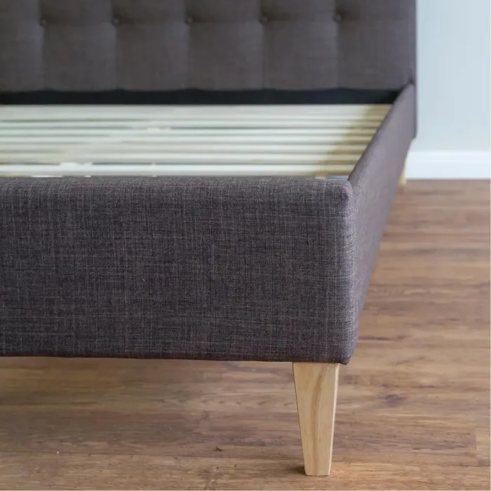 Polsterbett 160x200 - Doppelbett mit hohem Kopfrahmen - Farbe: Braun