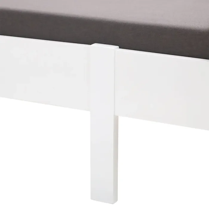Massivholzbett 140x200 – Echtholz Doppelbett mit hohem Kopfteil – Farbe: Weiß